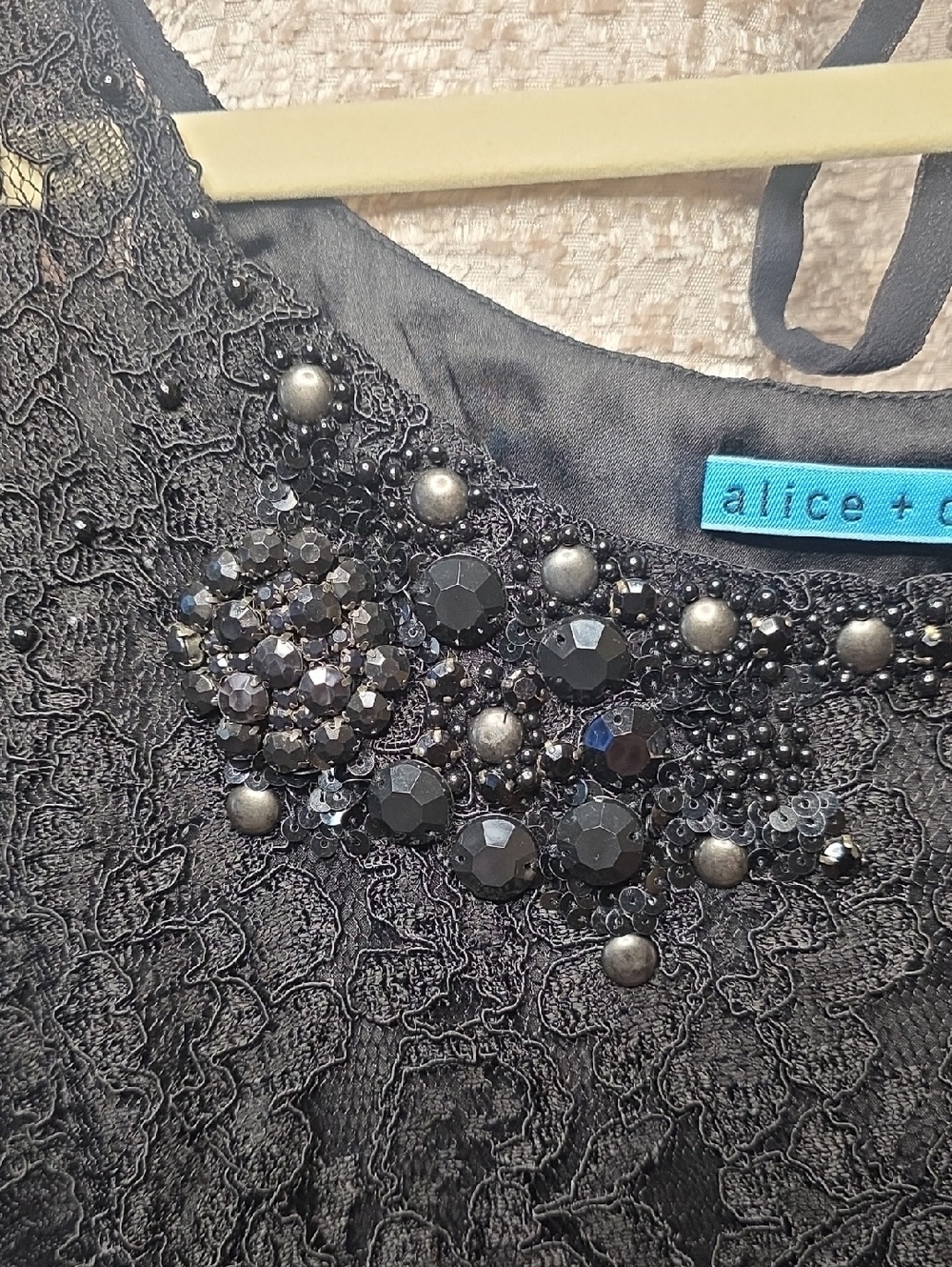 Alice + Olivia Black Lace Beaded Cap-Sleeve Top Size M - Picture 4 of 16